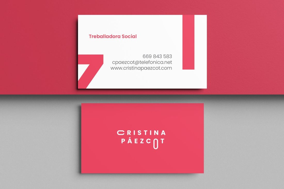 Cristina Páez Cot business cards with the logo and the brand's magenta tone