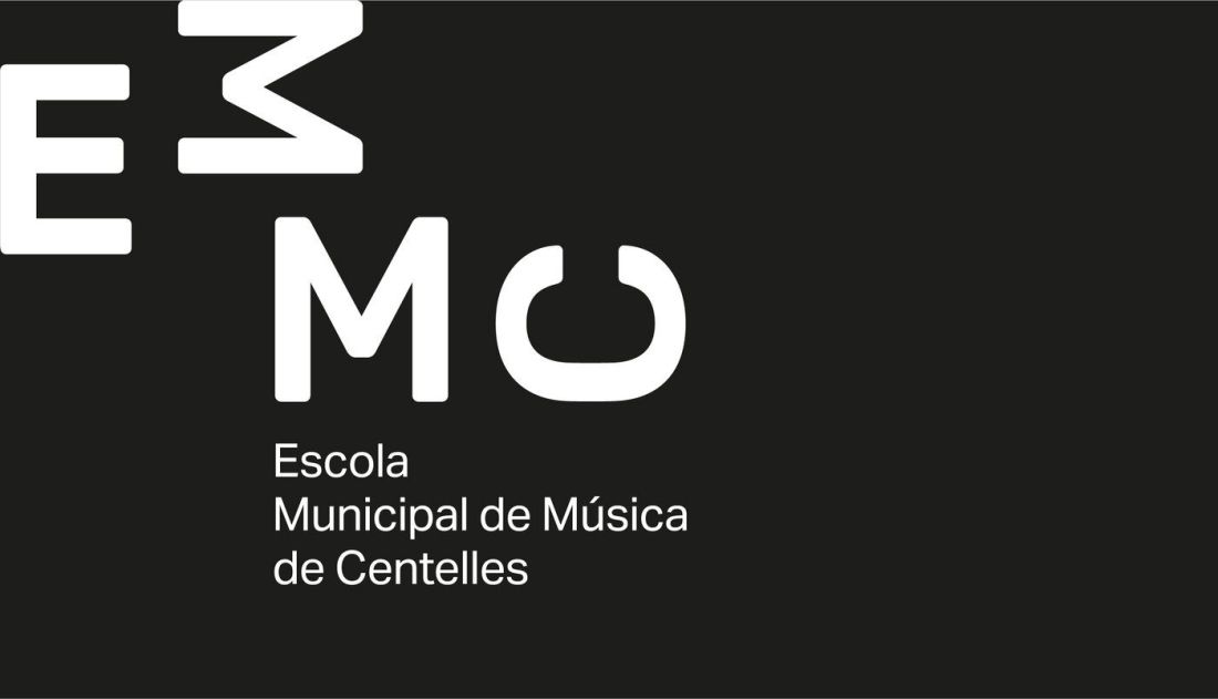 Logotipo de la EMMC sobre los distintos colores de la nueva identidad diseñada por Piscastudio