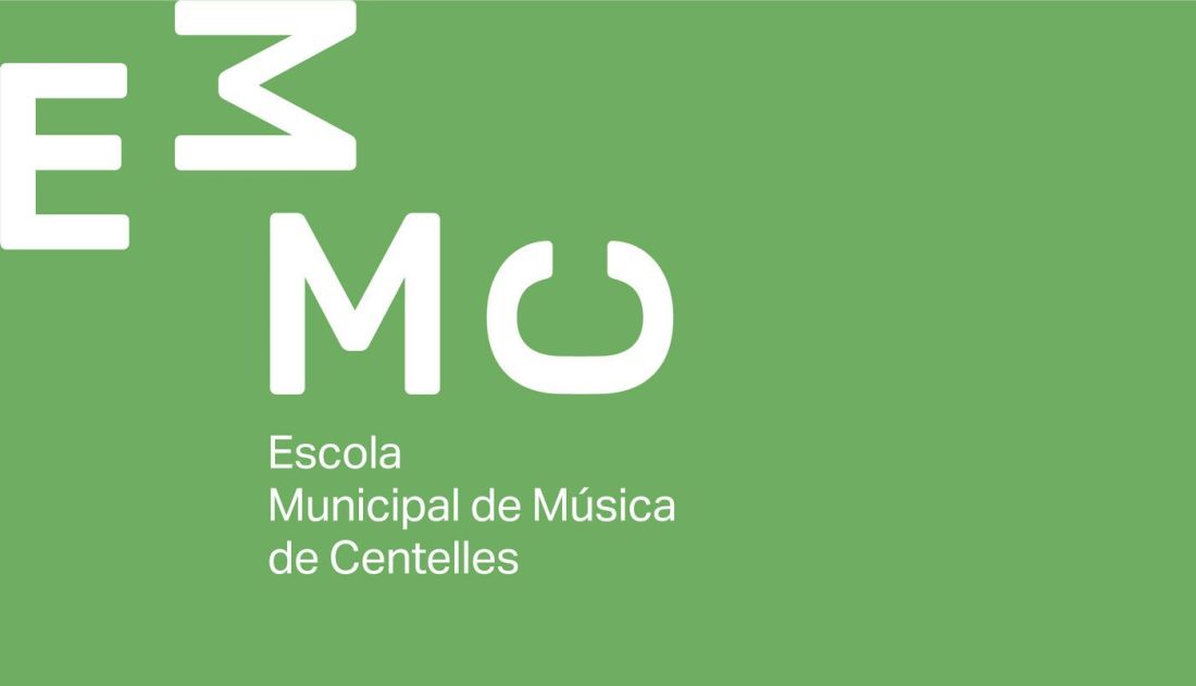 Logotipo de la EMMC sobre los distintos colores de la nueva identidad diseñada por Piscastudio